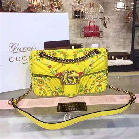 shiarpe gucci|gucci silk neck handbags.